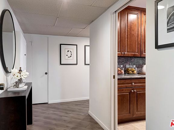 4th image of 5454 Zelzah Ave APT 110