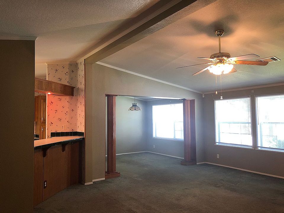 Open concept living & dining