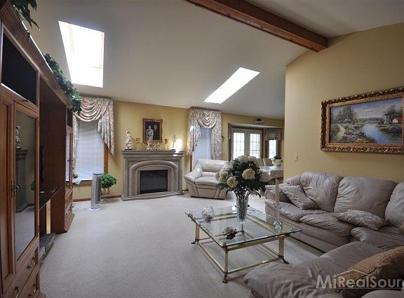 5th image of 41352 Carmelo Dr W