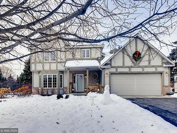 3rd image of 2194 Loyola Dr