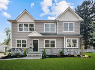 186 W Midland Ave FLOOR 1, Paramus, NJ 07652