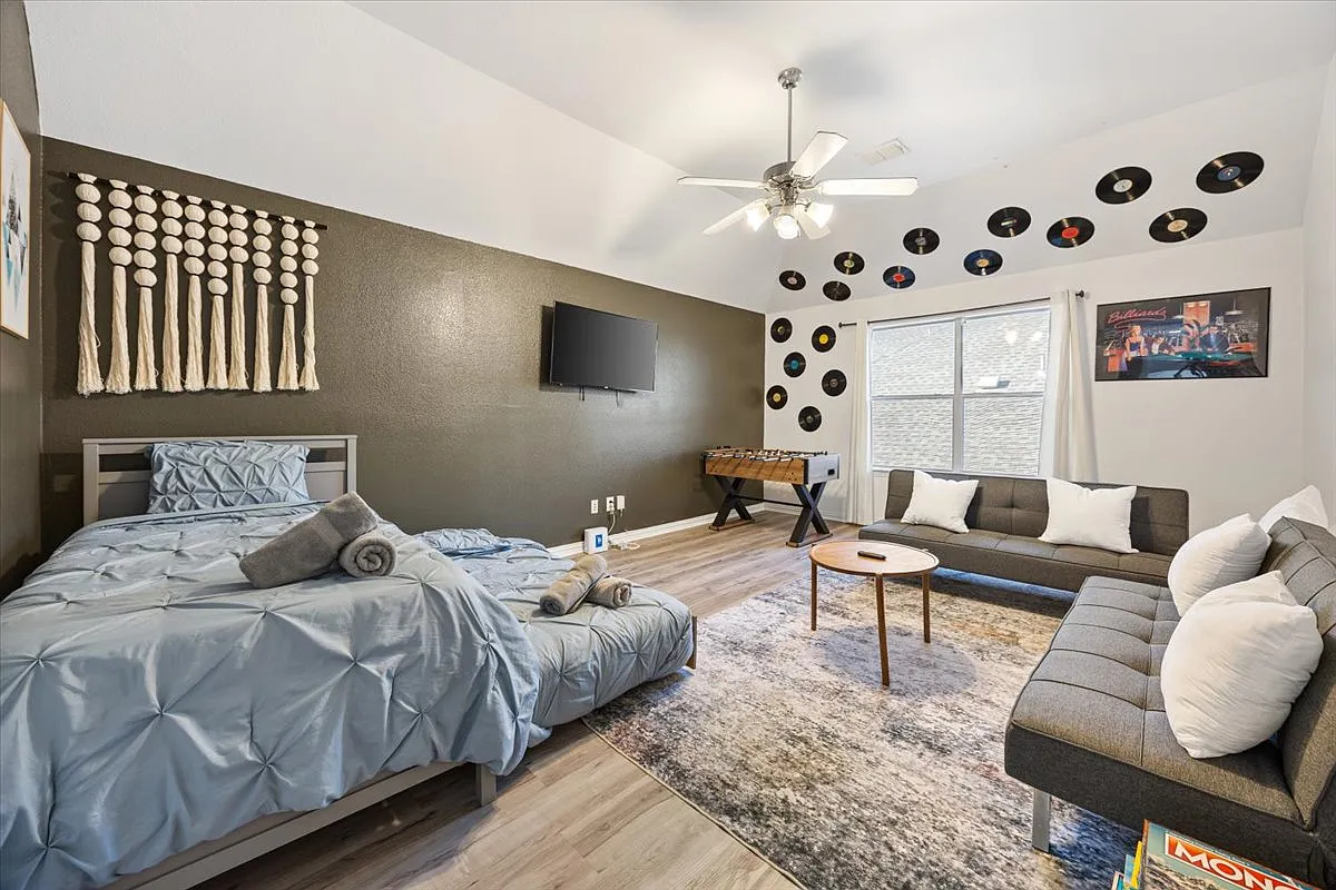 5 bed, 2498 sqft, $6,500 — Photo 4
