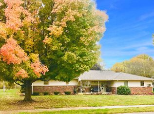 725 Holiday Dr, Greentown, IN
