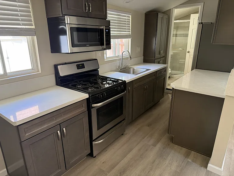 440 W 4th Ave #2 — Photo 3