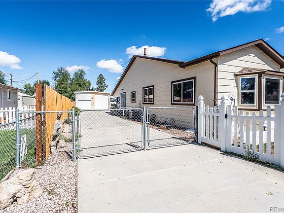 4th image of 421 Comanche Street