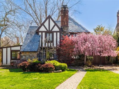 31 Rugby Road, Rockville Centre, NY, 11570