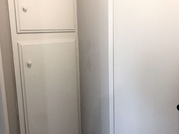 4th image of 2324 E 5th St APT 3