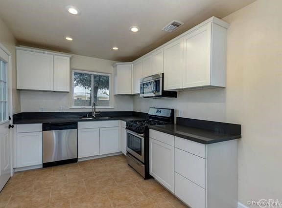 5th image of 4032 N Conlon Ave