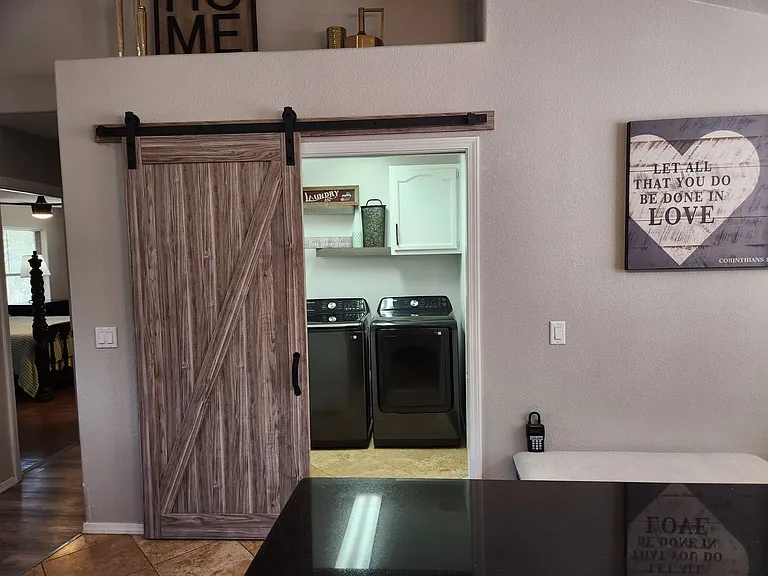 400 E Phoenix St — Photo 15