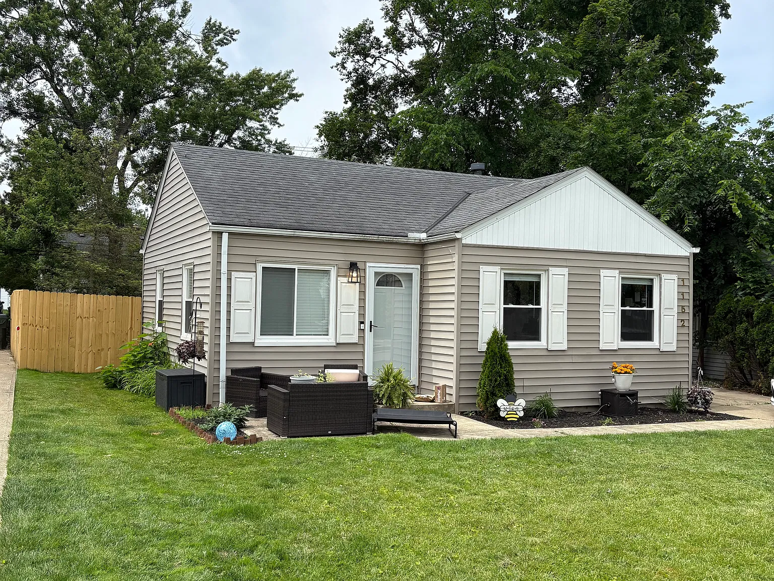 2 bed, 800 sqft, $1,850 — Photo 1