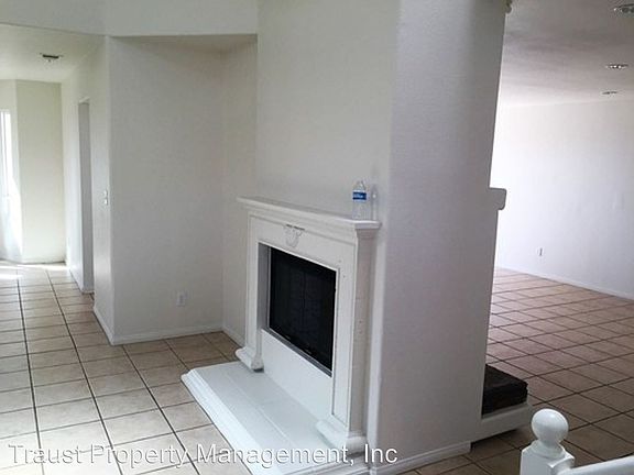 4th image of 3212 San Helena Dr