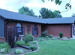 2711 W Margaret St, Rogers, AR 72756
