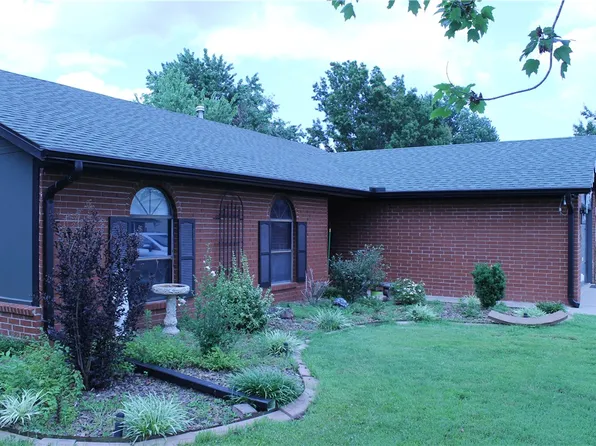 2711 W Margaret St, Rogers, AR 72756