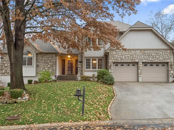 18121 E Fall Dr, Independence, MO 64055