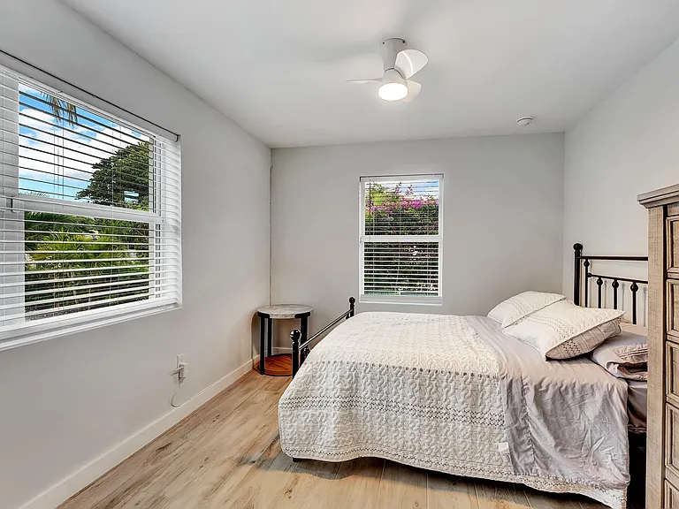 320 NW 3rd Ave — Photo 7