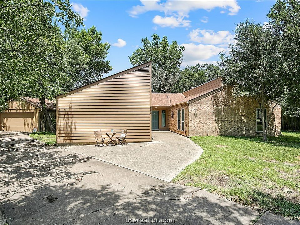 1st image of 2704 Pierre Pl
