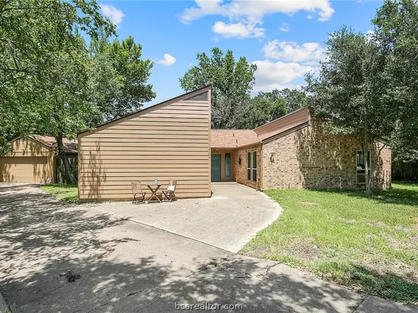 2704 Pierre Pl, College Station, TX 77845