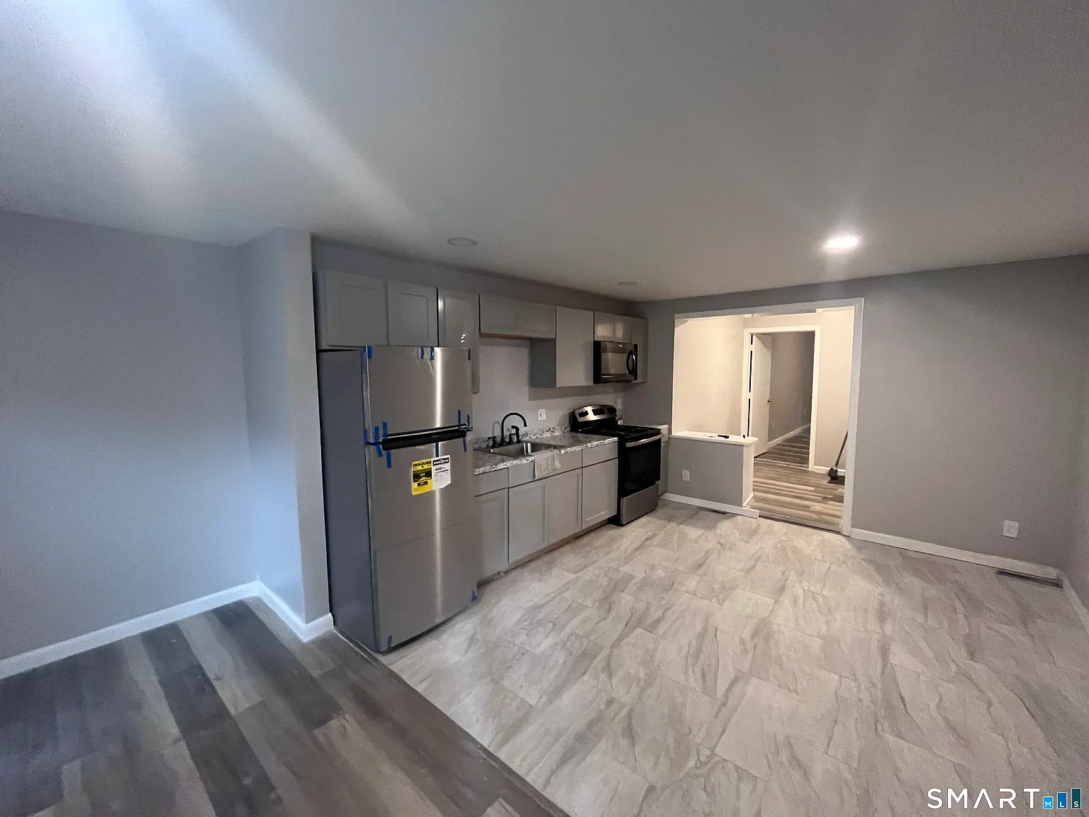 4 bed, 2.0 bath, 2050 sqft, $2,500 — Photo 3