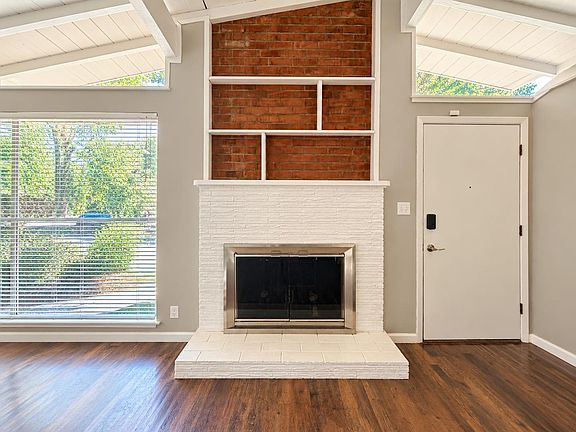 3rd image of 2508 Mission Ave
