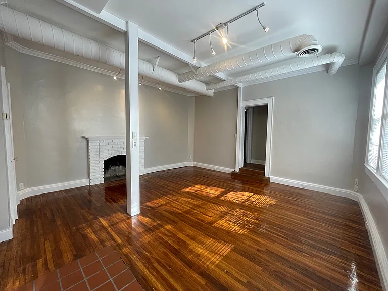 316 Caplewood Dr #6 — Photo 3