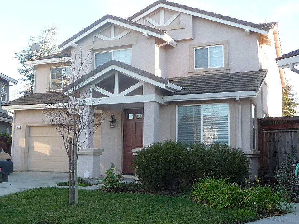 1st image of 796 Avelar St