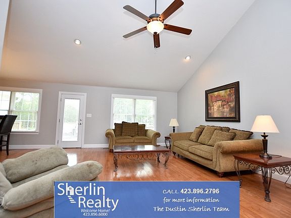3rd image of 130 Flagstone Dr NE