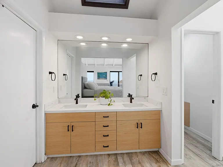 1539 San Miguel Ave — Photo 53