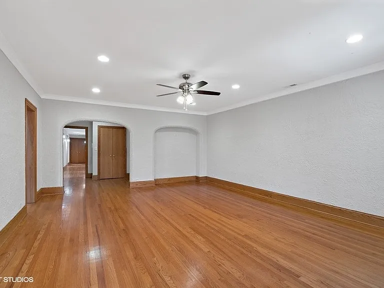 2717 W Argyle St #2 — Photo 5