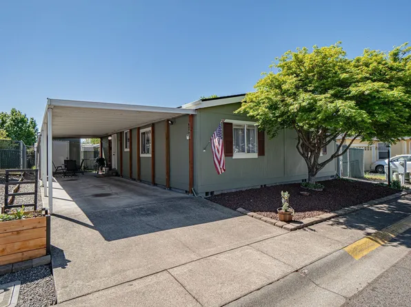 2228 New Haven Dr, Central Pt, OR 97502