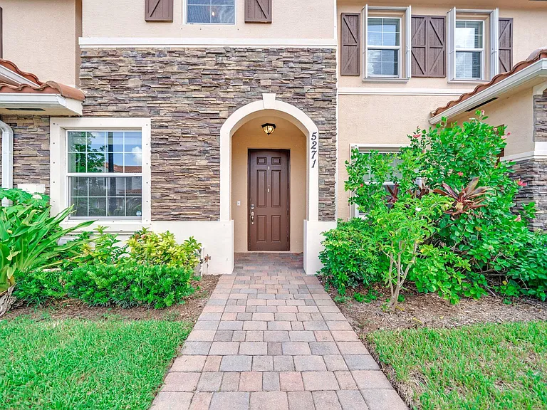5271 Ashley River Rd — Photo 3