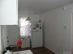 4th image of 114 Entrance Way