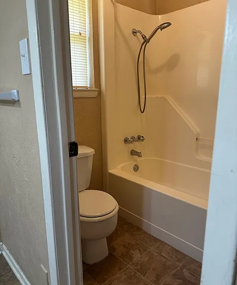 622 Tracy St — Photo 10