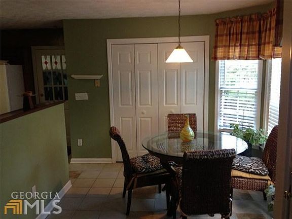 3rd image of 2740 Oak Meadow Dr