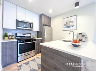 954 W Grace St, Chicago, IL 60613