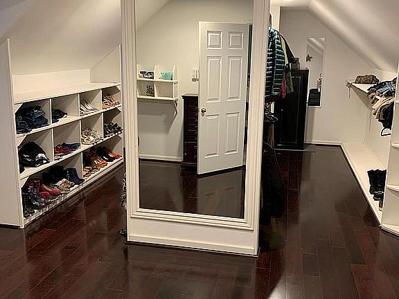 3rd image of 1007 Roberts Ct