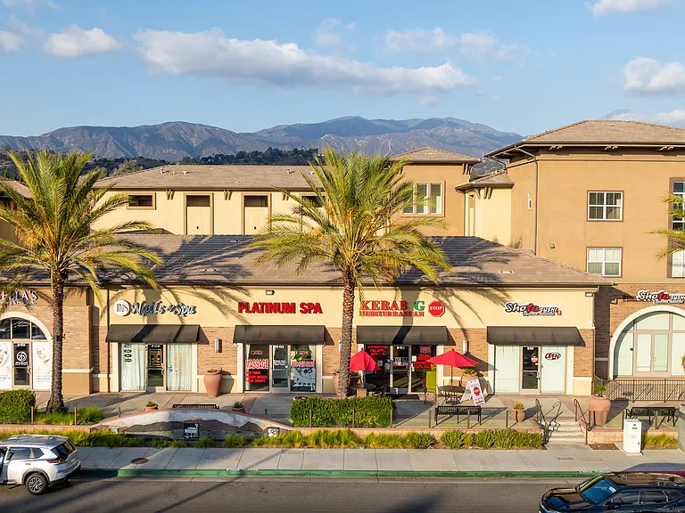La Verne Village Luxury Apartment Homes — Photo 74