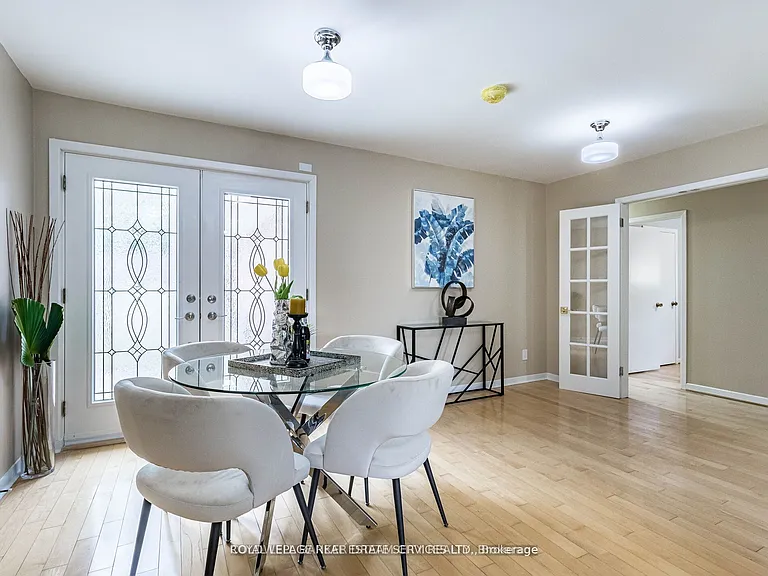 231 Elizabeth St S #UPPER — Photo 13