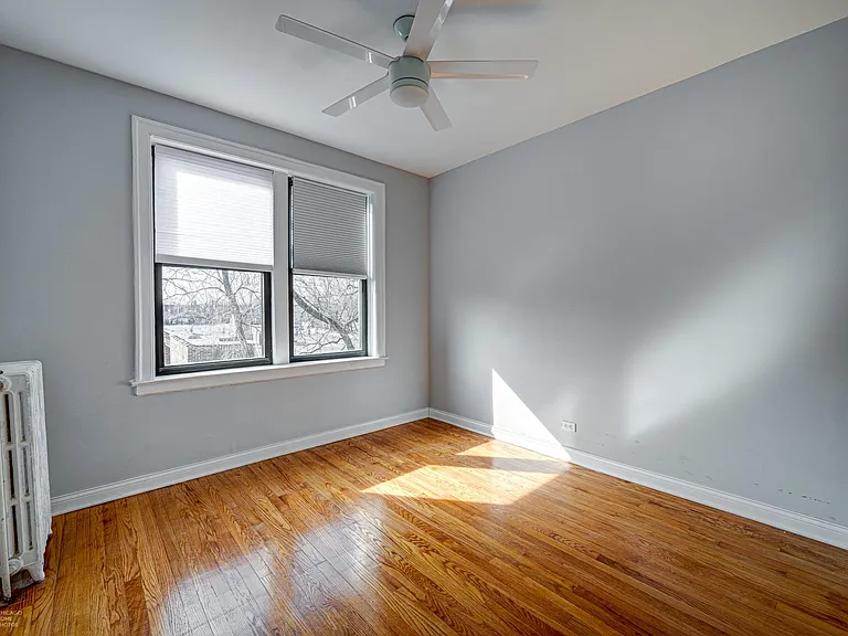 2048 E 69th St #3B — Photo 3