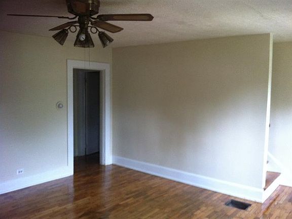 5th image of 300 Clay St