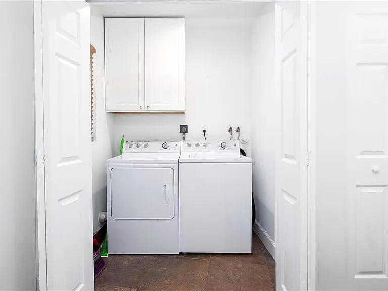 1240 SW 13th Cir — Photo 35