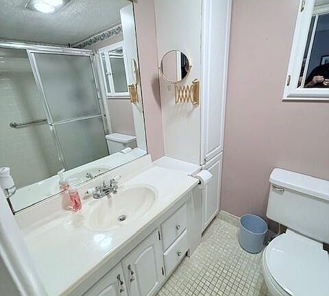 4th image of 1027 Berkshire B