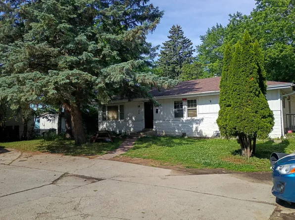 614 N County St, Waukegan, IL 60085