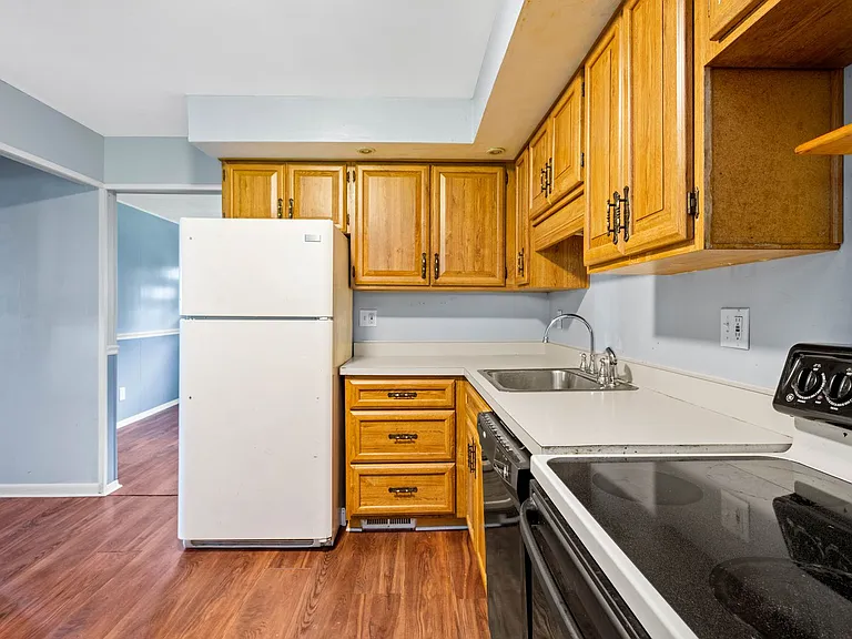 43 Lindsay Rd — Photo 9