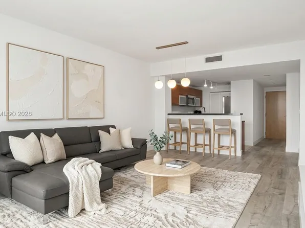 253 NE 2nd St APT 2104, Miami, FL 33132