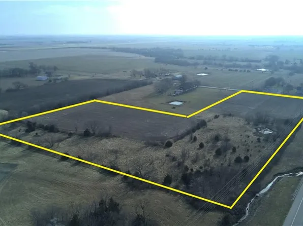 2709 Rock Creek Rd, Ottawa, KS 66067