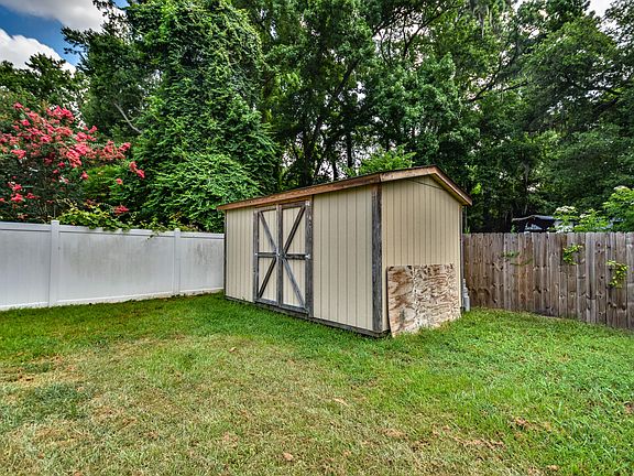 4th image of 6 Cedar Creek Circle