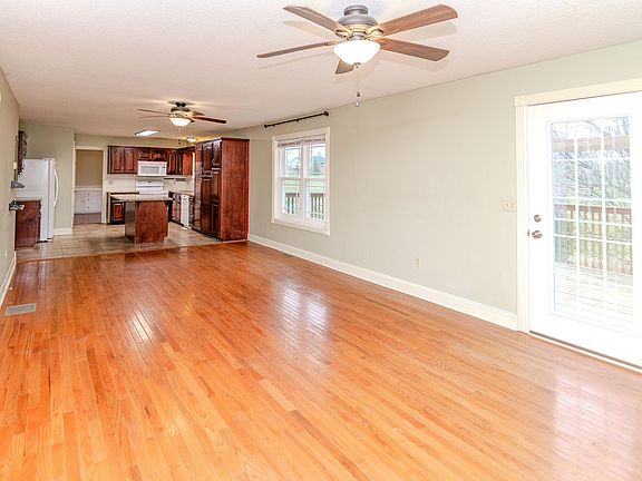 3rd image of 101 Jordan Dr
