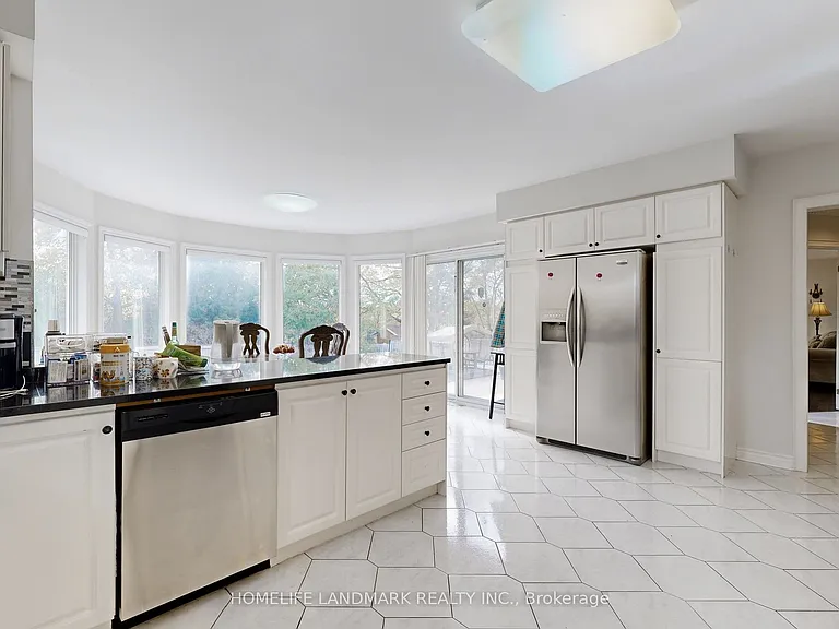 46 Green Ash Cres — Photo 12