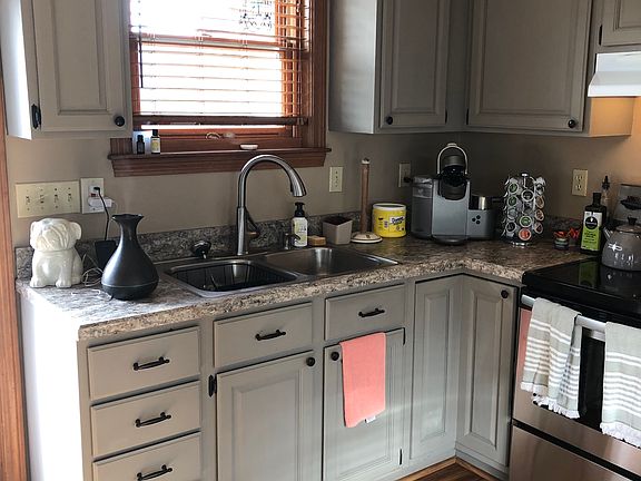 Kitchen-brand new appliances