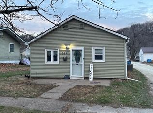 2011 Schiller St, Muscatine, IA 52761